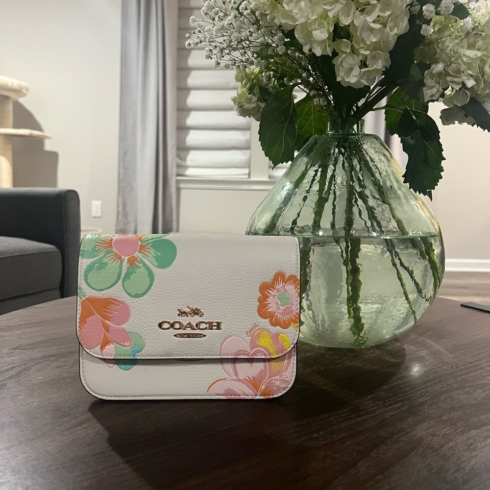 Coach Mini Brynn Dreamland Floral White Crossbody Bag - SPRING purse C8324 - Picture 2 of 14